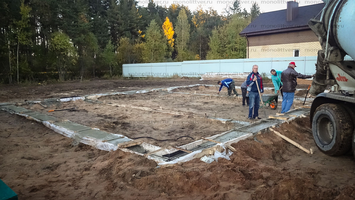 Фундамент, ростверк, плита, ростверк на сваях, ростверк с плитой, утепленная плита,
									устройство, монолитный, фото фундамент, Как построить фундамент фото