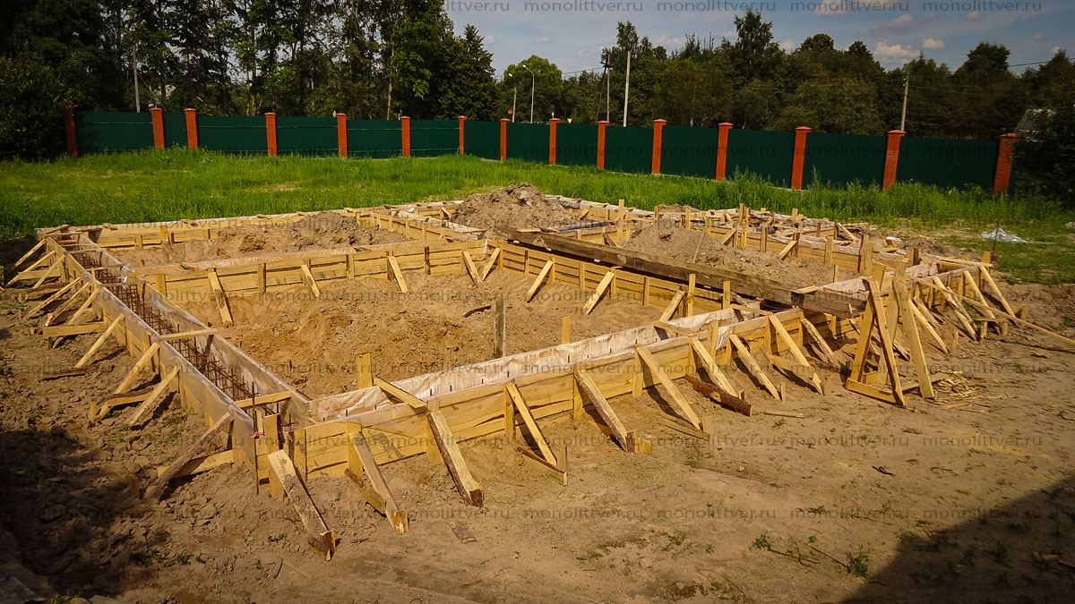 Фундамент, ростверк, плита, ростверк на сваях, ростверк с плитой, утепленная плита,
									устройство, монолитный, фото фундамент, Как построить фундамент фото