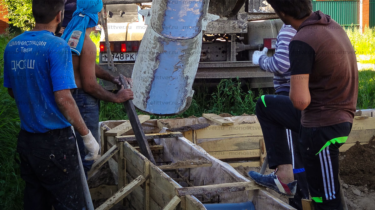 Фундамент, ростверк, плита, ростверк на сваях, ростверк с плитой, утепленная плита,
									устройство, монолитный, фото фундамент, Как построить фундамент фото